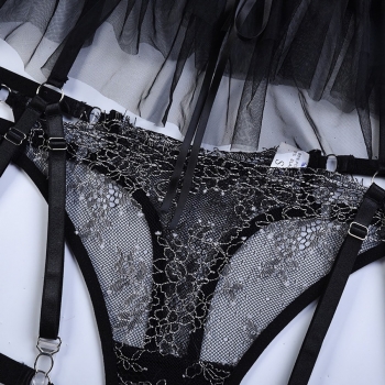Wholesale Sexy Lingerie New Mesh Lace Garter Design Sexy Three Piece Set With Underwire Leg