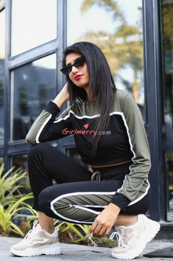 Autumn and winter new round neck stitching contrast color sports suit two-piece