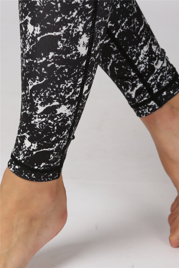 New stylish batch printing high waist stretch fit yoga leggings