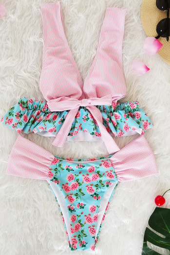 Two-piece suit with ruffled pleated bow and fresh swimsuit