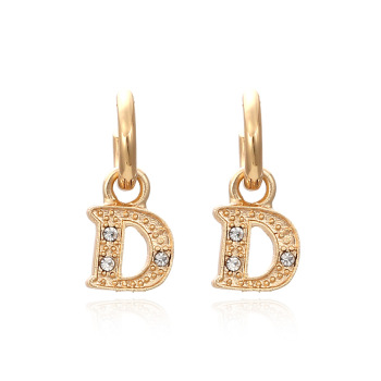 1 pair Rheinstone decor "D" earrings