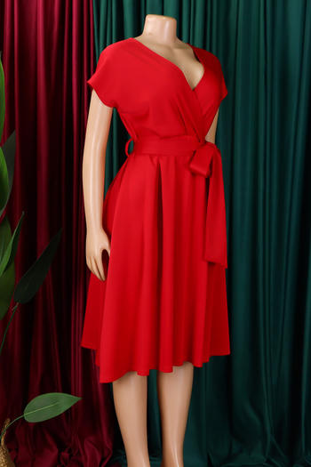 Casual plus size slight stretch solid color v-neck midi dress with belt