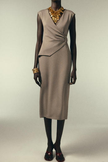 casual slight stretch ribbed knit v-neck solid color sleeveless midi dress
