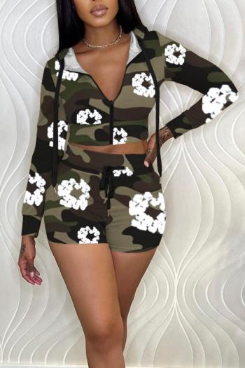 casual plus size non-stretch floral camo print hooded crop  short sets
