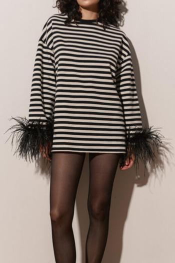 new slight stretch black and white striped crewneck long sleeve feather t-shirt