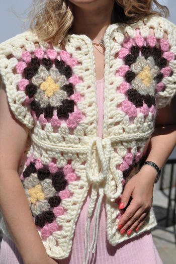 exquisite slight stretch crochet crew neck lace-up tank top(size run small)
