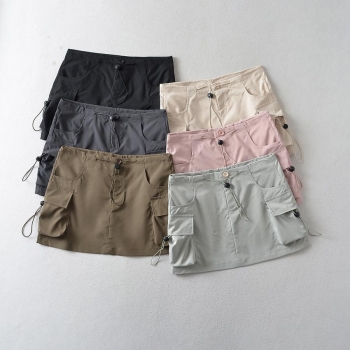 stylish non-stretch zip-up pocket lined mini cargo skirt size run small