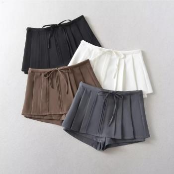 sexy non-stretch solid color lace-up pleated shorts size run small