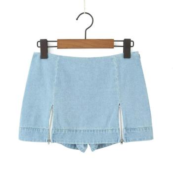 sexy non-stretch denim solid color zip-up shorts size run small