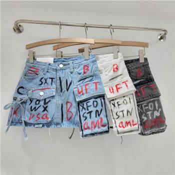 stylish non-stretch denim letter graffiti lined cargo mini skirt(size run small0