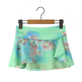 stylish slight stretch floral printing with lined mini skirt(size run small)