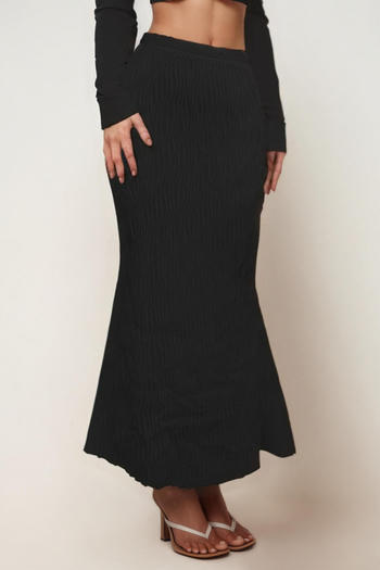 casual slight stretch solid color wrinkle pattern maxi skirt