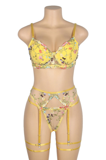 Plus size flower embroidery three-piece set(with underwire&leg rings,asia size)