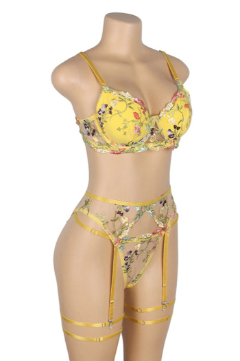 Plus size flower embroidery three-piece set(with underwire&leg rings,asia size)