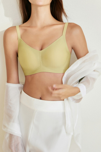 plus size slight stretch shirring traceless breathable padded bras(asia size)