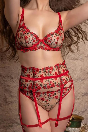 sexy stretch rose embroidery three-piece set(with underwire&leg rings)