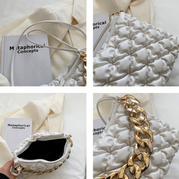 Stylish new five colors quilted solid color pu metal chain zip-up shoulder bag 27.5cm(l)* 7cm(w)* 17.5cm(h)