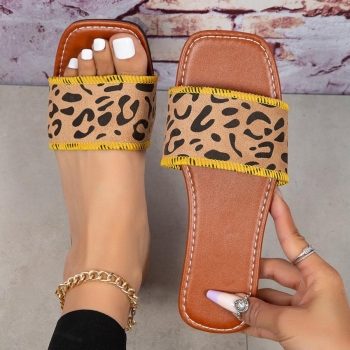 stylish 2 colors leopard printing square toe all-match flat slipper