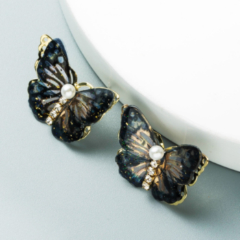 1 pair Butterfly-shaped faux pearl vintage fashionable earrings