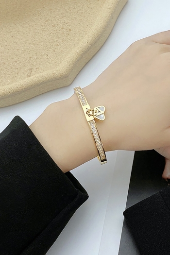 1 pc fashion simple rhinestone lock shape titanium steel bracelets(perimeter: 16.5cm)