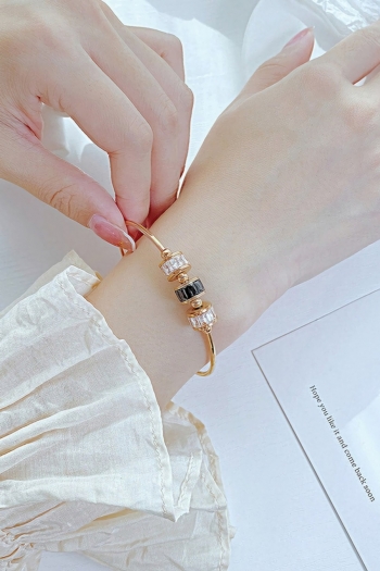 1 pc fashioned simple rhinestone adjustable bracelets(perimeter: 16.5cm)