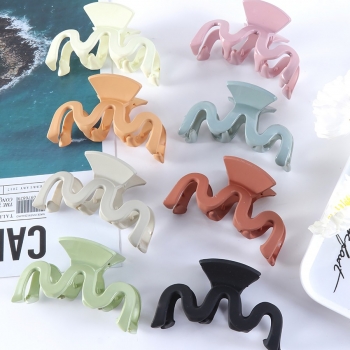 one pc new 8 colors m-shaped claw clip simple scrub shark clip grab clip (length:9cm)
