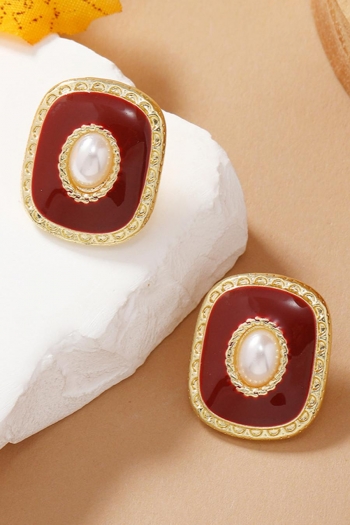 one pair pearl dripping oil earrings(length:2.3cm)