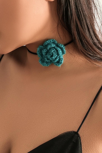 one pc retro velvet mohair hook flower flower necklace(length:80cm)