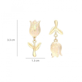 One pair tulip flowers earrings(length:3.3cm)