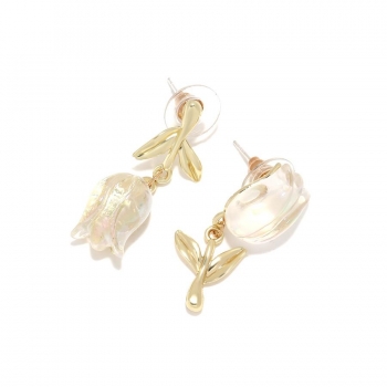 One pair tulip flowers earrings(length:3.3cm)