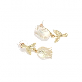 One pair tulip flowers earrings(length:3.3cm)