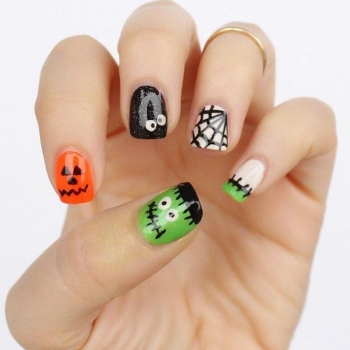 twenty four pcs halloween funny cute spider web fake nails x3 boxes(with 3 pcs tapes)