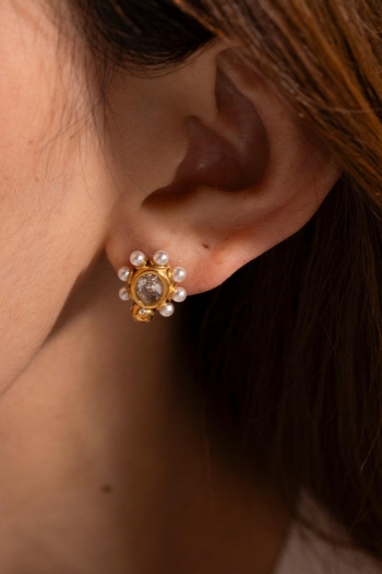 one pair stainless steel rhinestone pearl earrings(length:1.38cm)