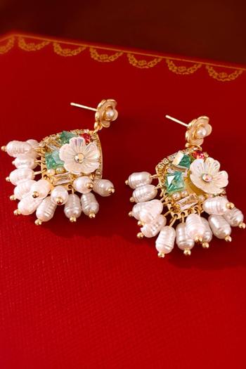 one pair new stylish pearl tassel flower copper earrings(width:3.1cm)