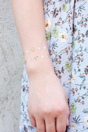 1pc Washable Temporary Tattoo Sticker, Pvc Material With Holographic Line,  Butterfly & Peach Heart Pattern, Waterproof & Sweatproof, Suitable For  Daily Use Of Trendsetters | SHEIN