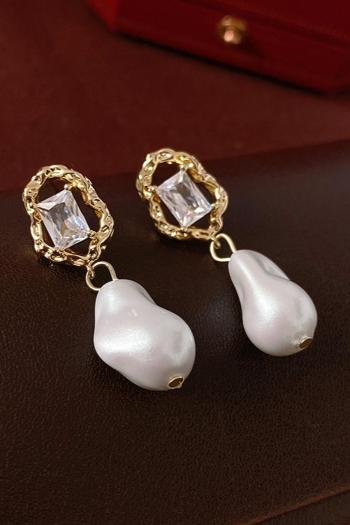 one pair hollow rhinestone irregular pearl earrings(length:4.6cm)