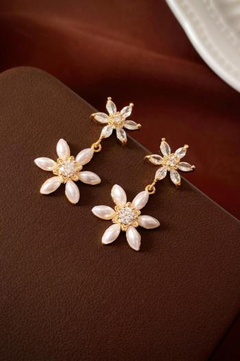 one pair rhinestone pearl flower earrings(length:3cm)