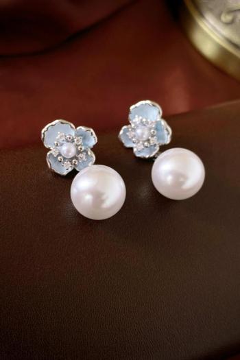 one pair flower pearl rhinestone earrings(length:2.8cm)