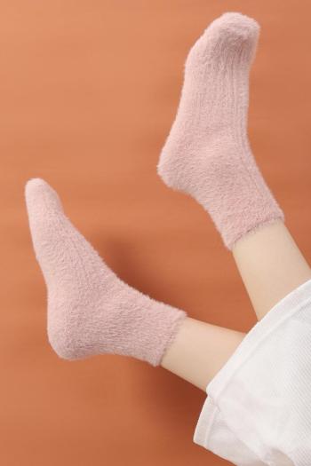 one pair new stylish 6 colors solid color warm crew socks
