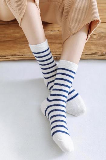 one pair new stylish 5 colors stripe pattern warm crew socks