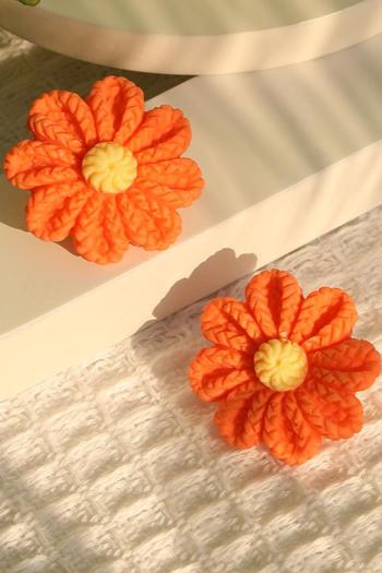 one pair sweet little fresh imitation plush flower resin earrings