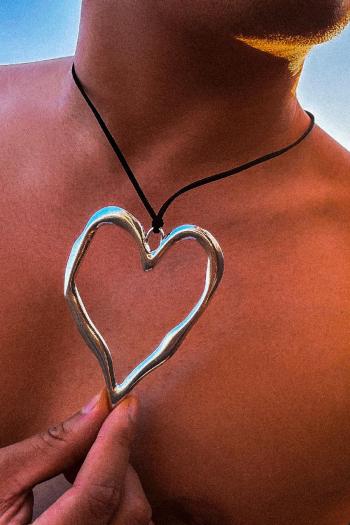one pc hip hop extra large heart-shaped men alloy necklace(maximum length:76cm)