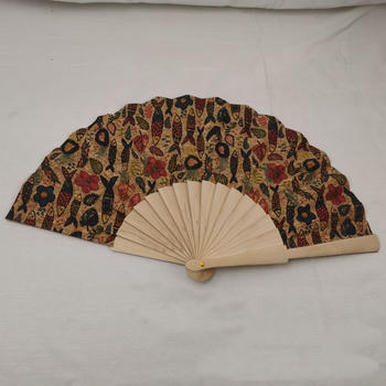 one pc wooden frame fish graphic print folding fan 22*43cm