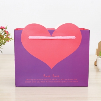 Fifty pcs new purple color art post paperboard fashion heart shape wedding wrapping cosmetics shopping gift bag (size:22cm×17m×10cm)